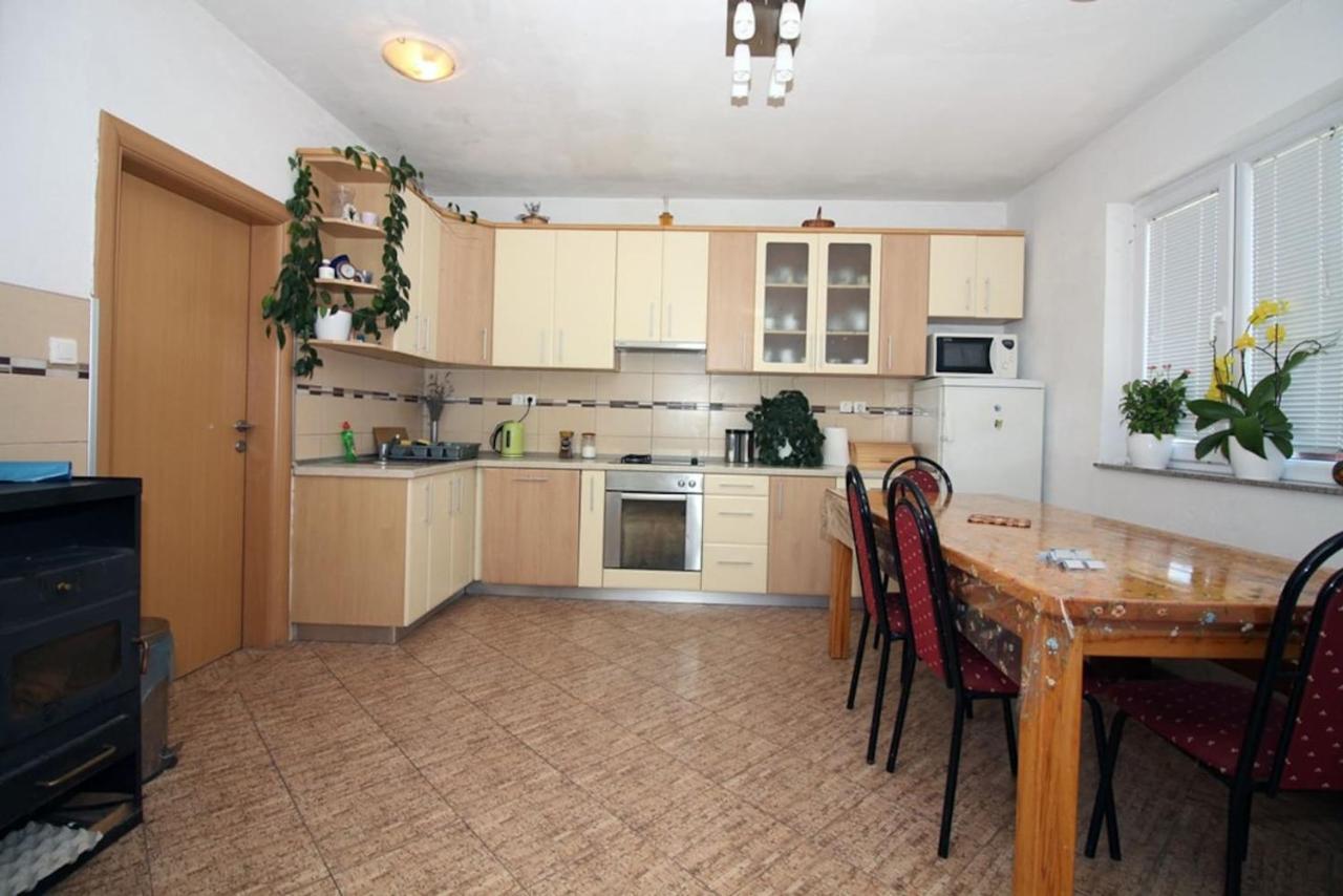 4 Bedroom Apartment In Тисно Экстерьер фото